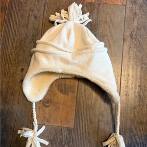 Girls off white fleece winter hat youth size 4-7